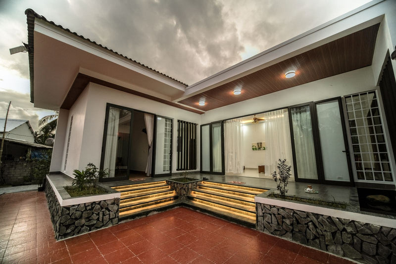 The car porch is the real front door